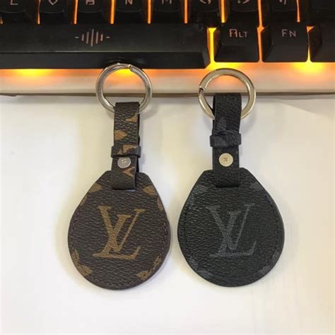 louis vuitton airtag.